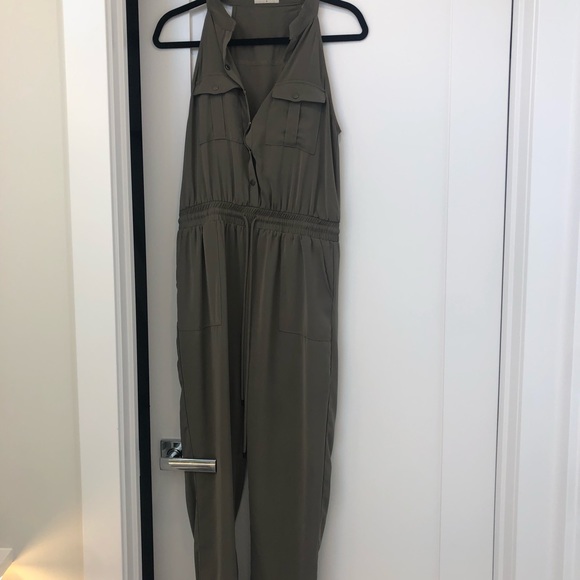 Dark khaki pantsuit. Sz sm polyester, pockets - Picture 7 of 9